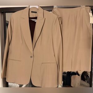 Valerie Stevens Beige Two-Piece Skirt Suit